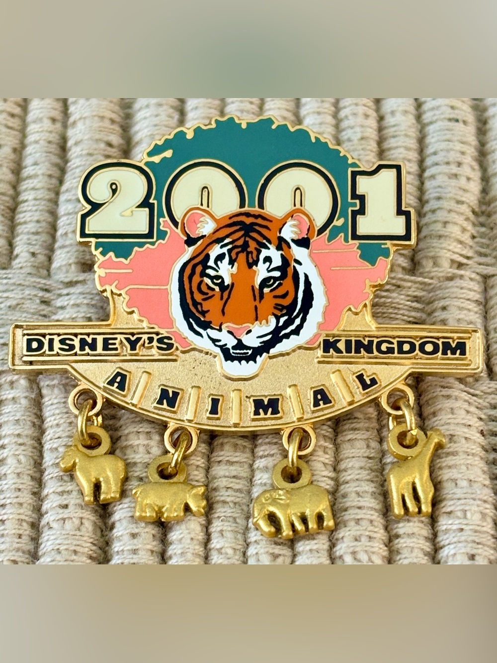 DISNEY 2001 WDW Animal Kingdom Tiger & Dangling Mini Animals Pin